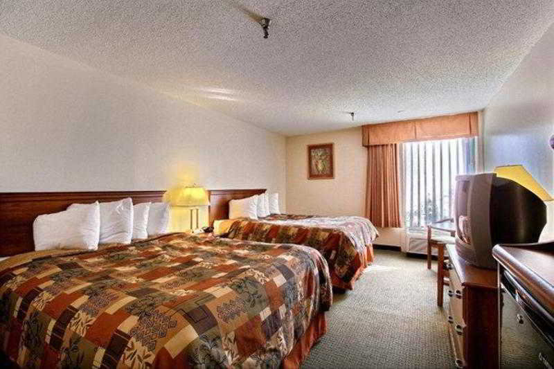 Days Inn & Suites By Wyndham Mt Pleasant Mount Pleasant Rum bild