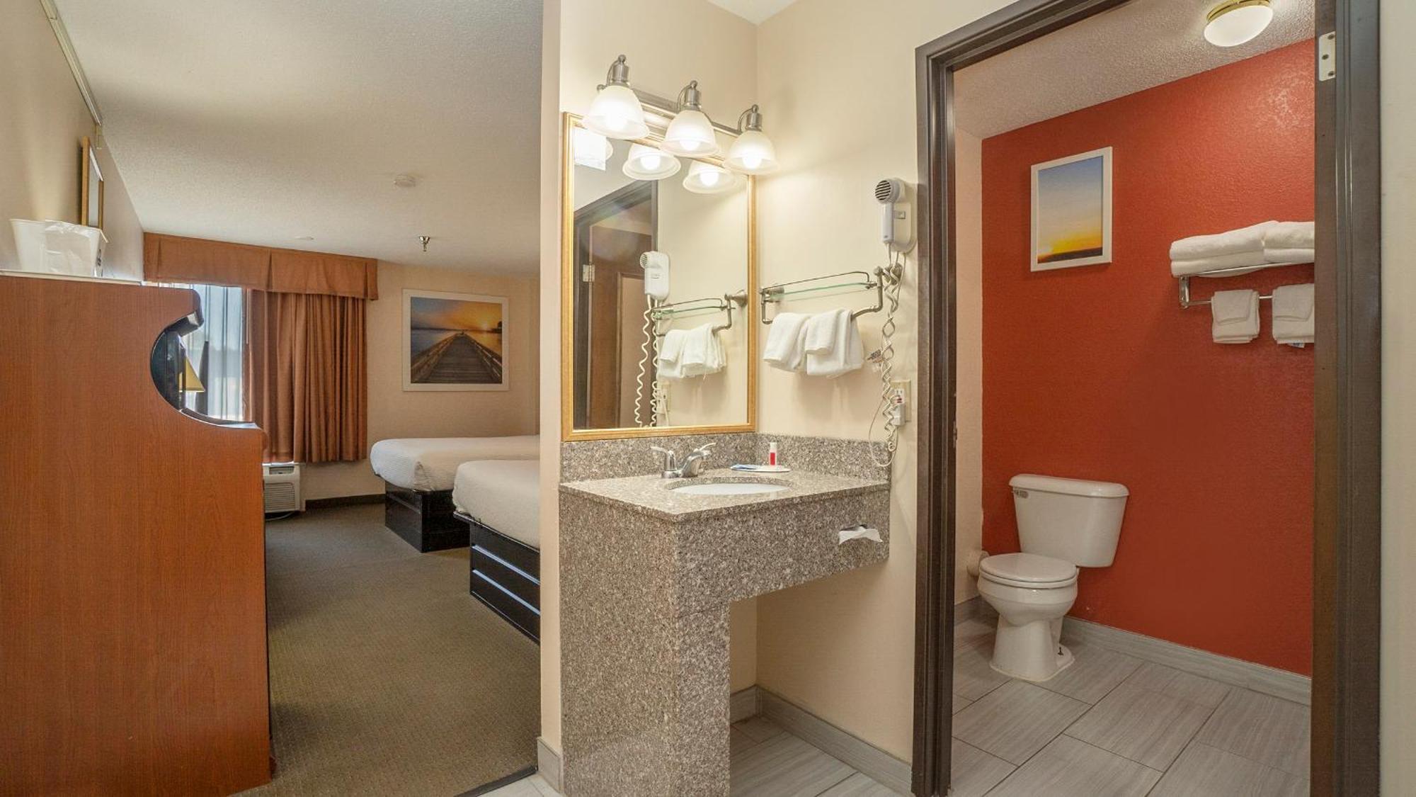 Days Inn & Suites By Wyndham Mt Pleasant Mount Pleasant Rum bild