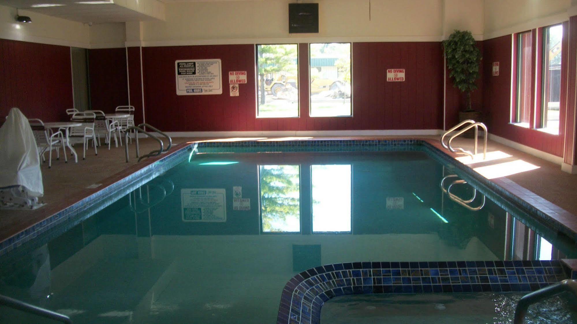 Days Inn & Suites By Wyndham Mt Pleasant Mount Pleasant Exteriör bild